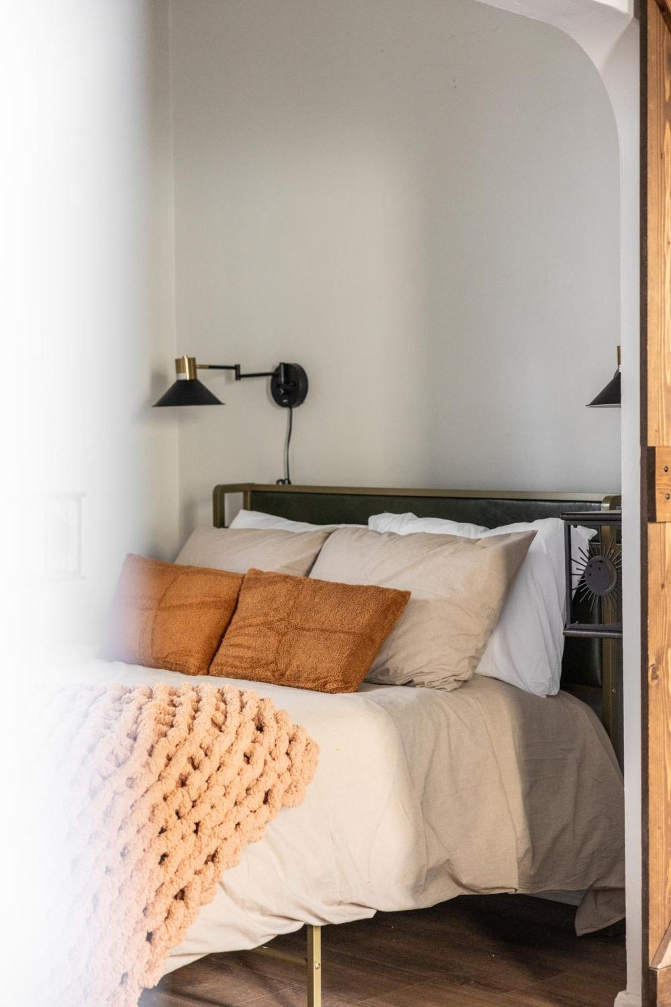 クリーブランドMid-Century Modern Retreat In Little Italyアパートメント エクステリア 写真
